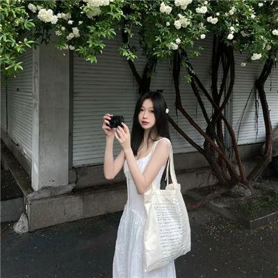女孩向前冲